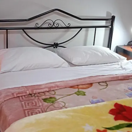 Apartment Steve's House & Eldi *