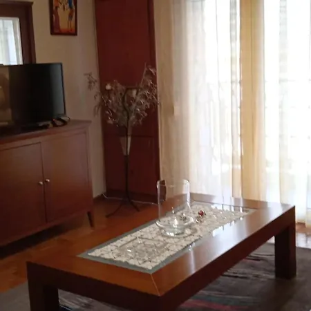 Steve's House & Eldi * Edessa