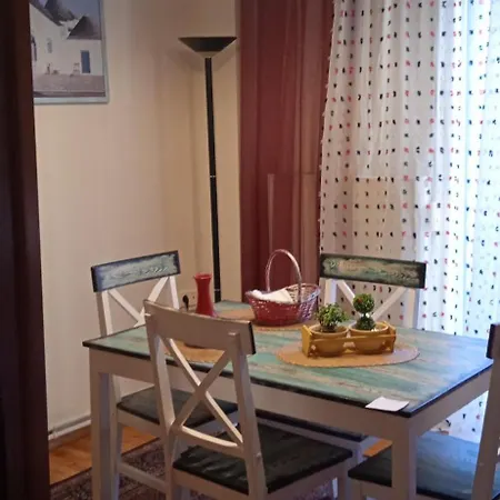 Steve's House & Eldi Apartment